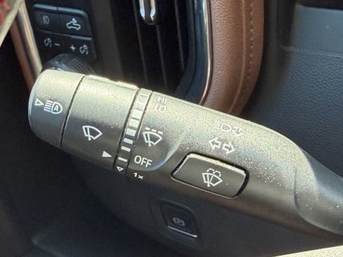 Used 2019 Chevrolet Silverado 1500 High Country RWD image 33