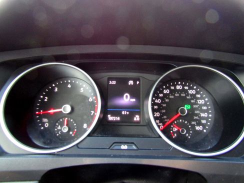 Used 2020 Volkswagen Tiguan S image 14