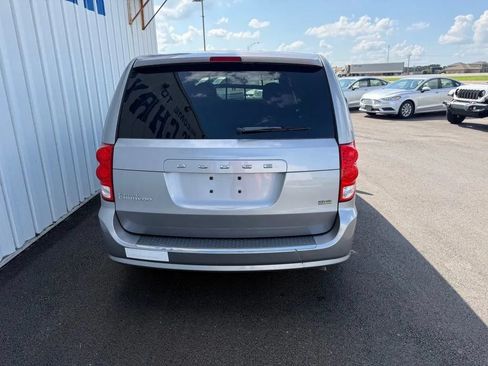 Used 2016 Dodge Grand Caravan SE w/ Quick Order Package 29E SE FWD image 7