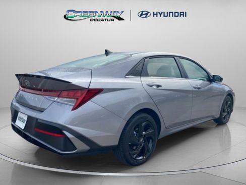 New 2026 Hyundai Elantra SEL Sport FWD image 7