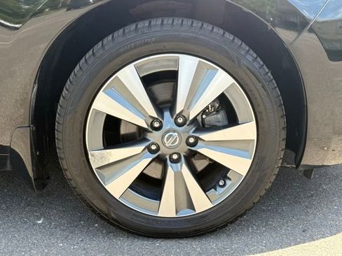 Used 2016 Nissan Leaf SV w/ Premium Package FWD image 22
