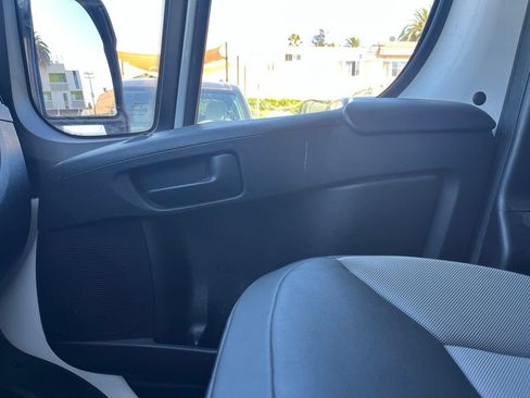 Used 2024 RAM ProMaster 2500 w/ Convenience Group FWD image 20