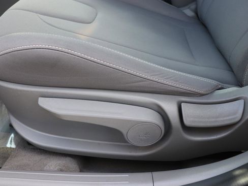 Used 2025 Hyundai Elantra SEL FWD image 47