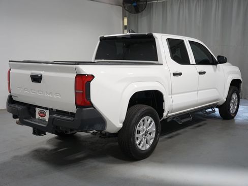 Certified 2024 Toyota Tacoma SR AWD/4WD image 8