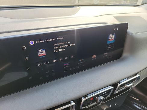 New 2026 Nissan Sentra SV w/ SV Convenience Package FWD image 20