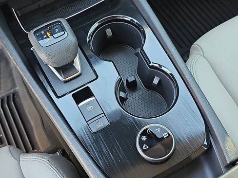 Used 2024 Nissan Rogue SL image 22