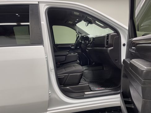 Used 2024 Chevrolet Silverado 2500 LT image 25