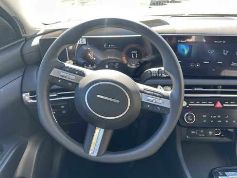 New 2026 Hyundai Tucson Blue SE image 10