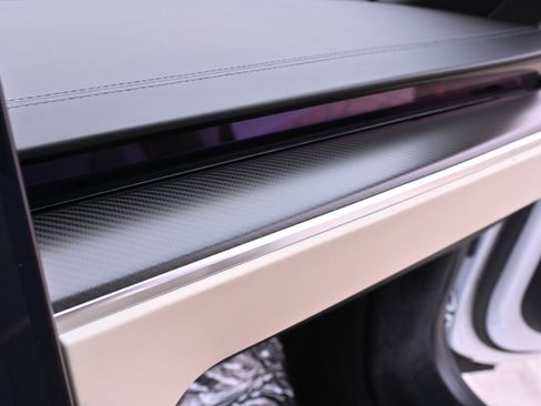 Used 2022 Tesla Model S Plaid image 32