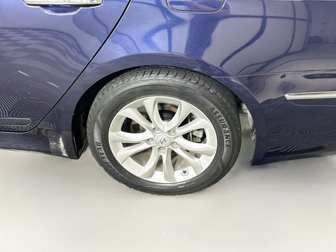 Used 2013 Hyundai Genesis 3.8 RWD image 11