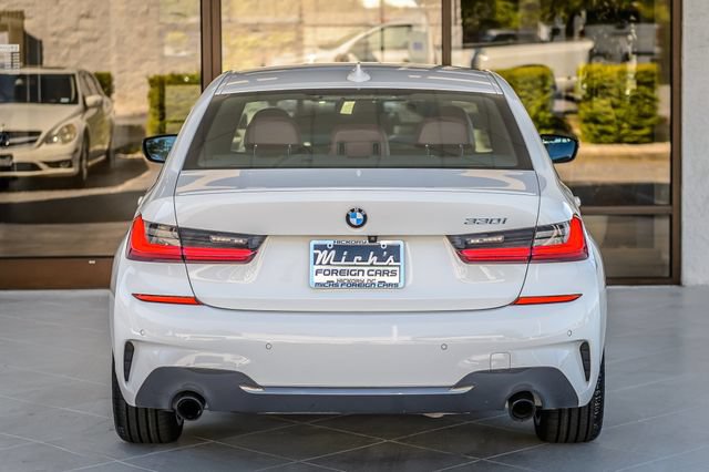 Used 2022 BMW 330i Sedan w/ M Sport Package RWD image 8