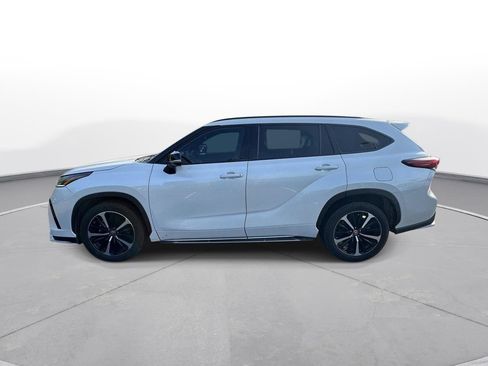 Used 2022 Toyota Highlander XSE FWD image 9