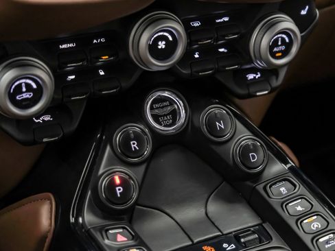 Used 2020 Aston Martin V8 Vantage Coupe RWD image 68