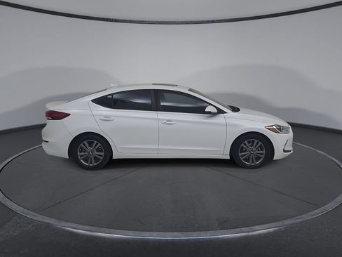 Used 2018 Hyundai Elantra Value Edition FWD image 2