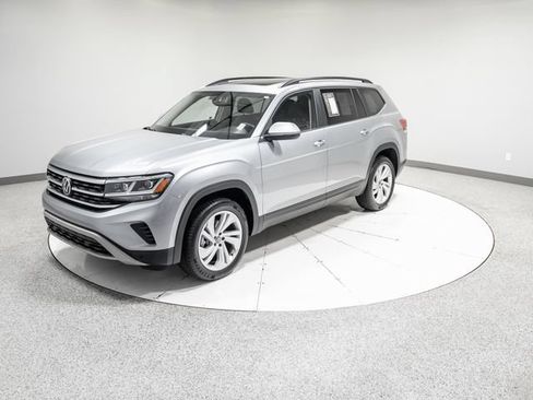 Used 2022 Volkswagen Atlas SE w/ Panoramic Sunroof Package FWD image 37