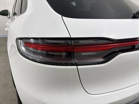 Certified 2025 Porsche Macan image 18