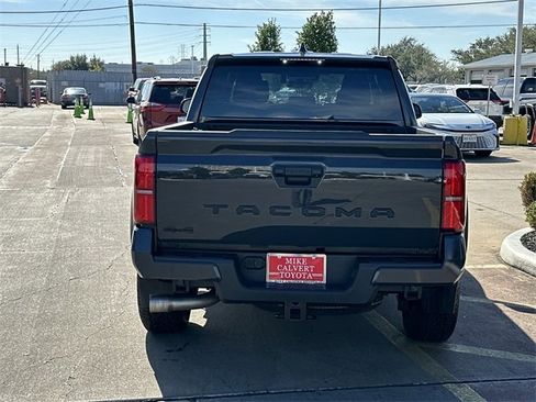 Used 2024 Toyota Tacoma TRD Off-Road image 6