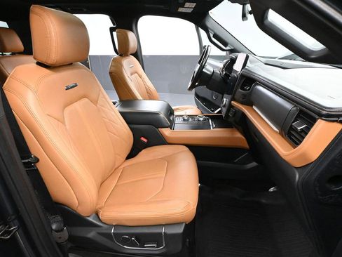 Used 2023 Ford Expedition Platinum image 55