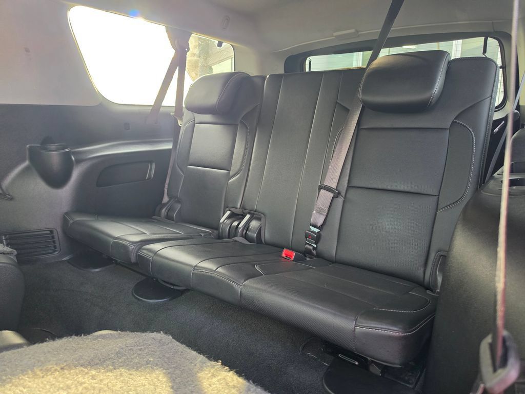 Used 2018 GMC Yukon XL SLT w/ Open Road Package AWD/4WD image 16