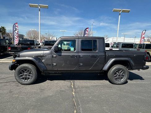 New 2026 Jeep Gladiator Sport AWD/4WD image 3