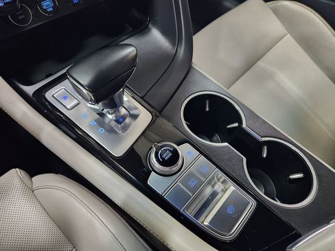 Used 2023 Genesis G70 2.0T RWD image 39
