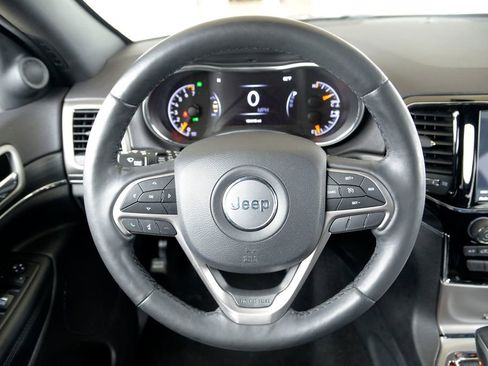 Used 2019 Jeep Grand Cherokee Limited image 18