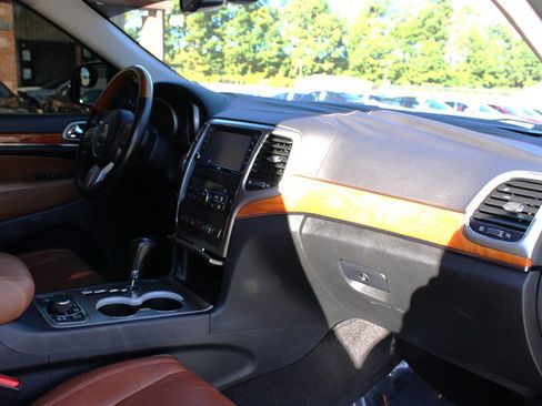 Used 2012 Jeep Grand Cherokee Overland image 18