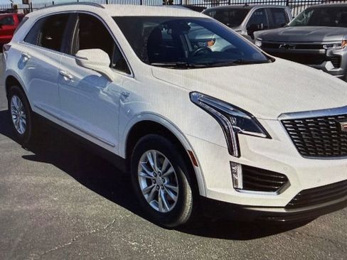 Used 2023 Cadillac XT5 Luxury w/ LPO, Floor Liner Package FWD image 6