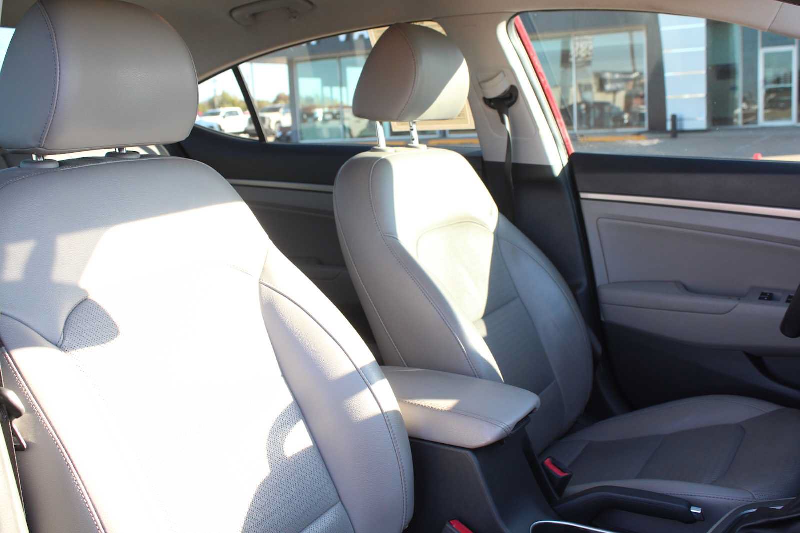 Used 2017 Hyundai Elantra Limited FWD image 19