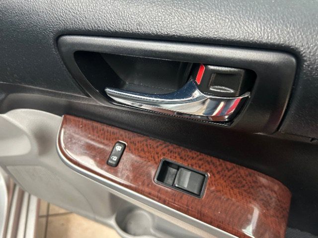 Used 2013 Toyota Camry XLE FWD image 9