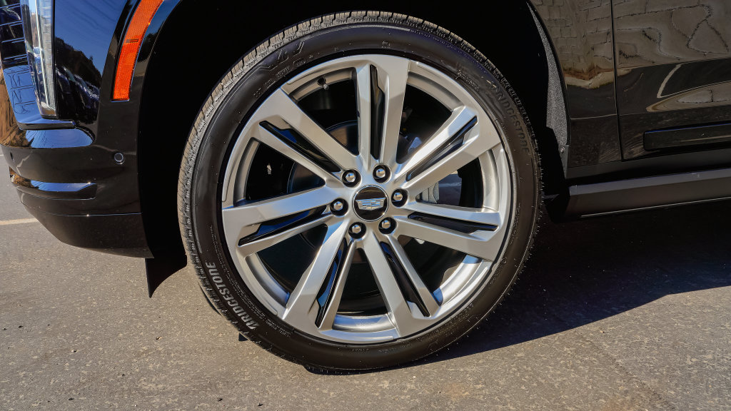 New 2026 Cadillac Escalade ESV Platinum Sport AWD/4WD image 7