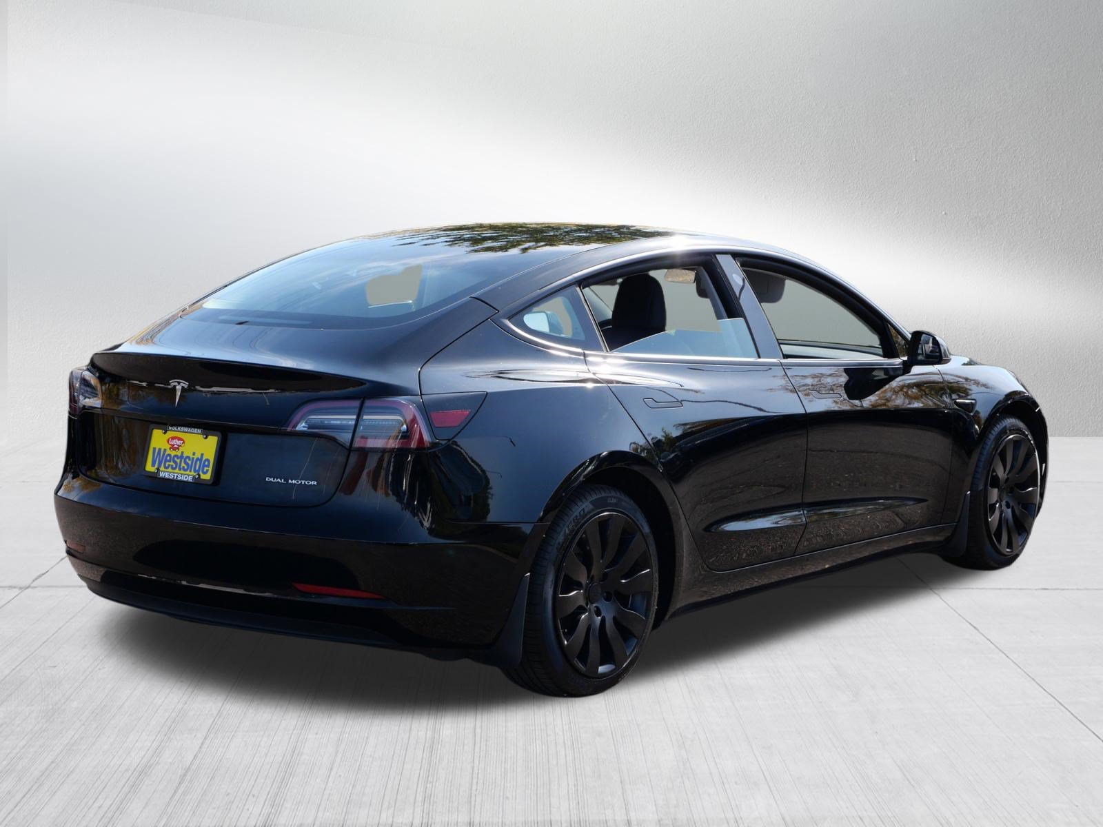 Used 2022 Tesla Model 3 Long Range AWD/4WD image 7