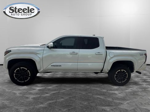 Used 2024 Toyota Tacoma TRD Sport w/ TRD Sport Upgrade Package AWD/4WD image 2