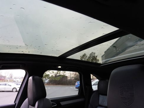 Used 2016 Porsche Cayenne image 15