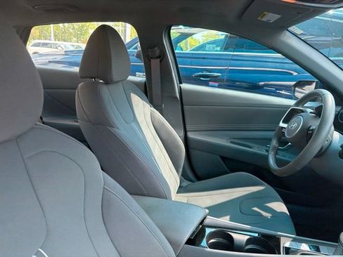 Used 2024 Hyundai Elantra SEL w/ Convenience Package FWD image 12