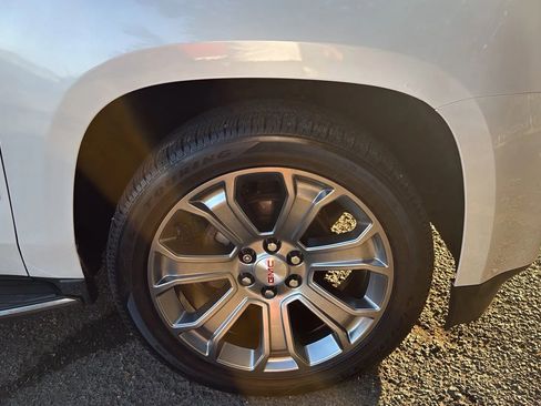 Used 2016 GMC Yukon Denali w/ Open Road Package image 33