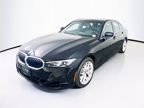 Used 2025 BMW 330i Sedan RWD image 3