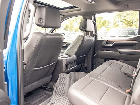 Used 2024 Chevrolet Silverado 1500 LT Trail Boss w/ LT Trail Boss Premium Package AWD/4WD image 33