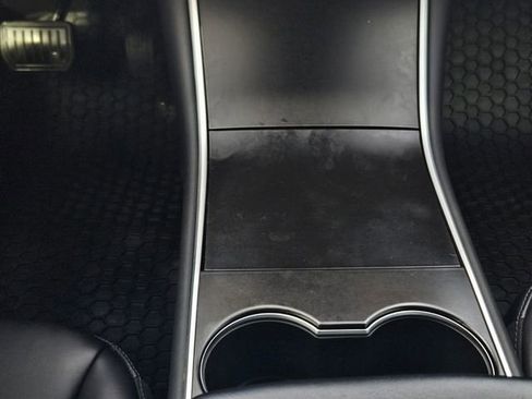 Used 2018 Tesla Model 3 Mid Range image 25