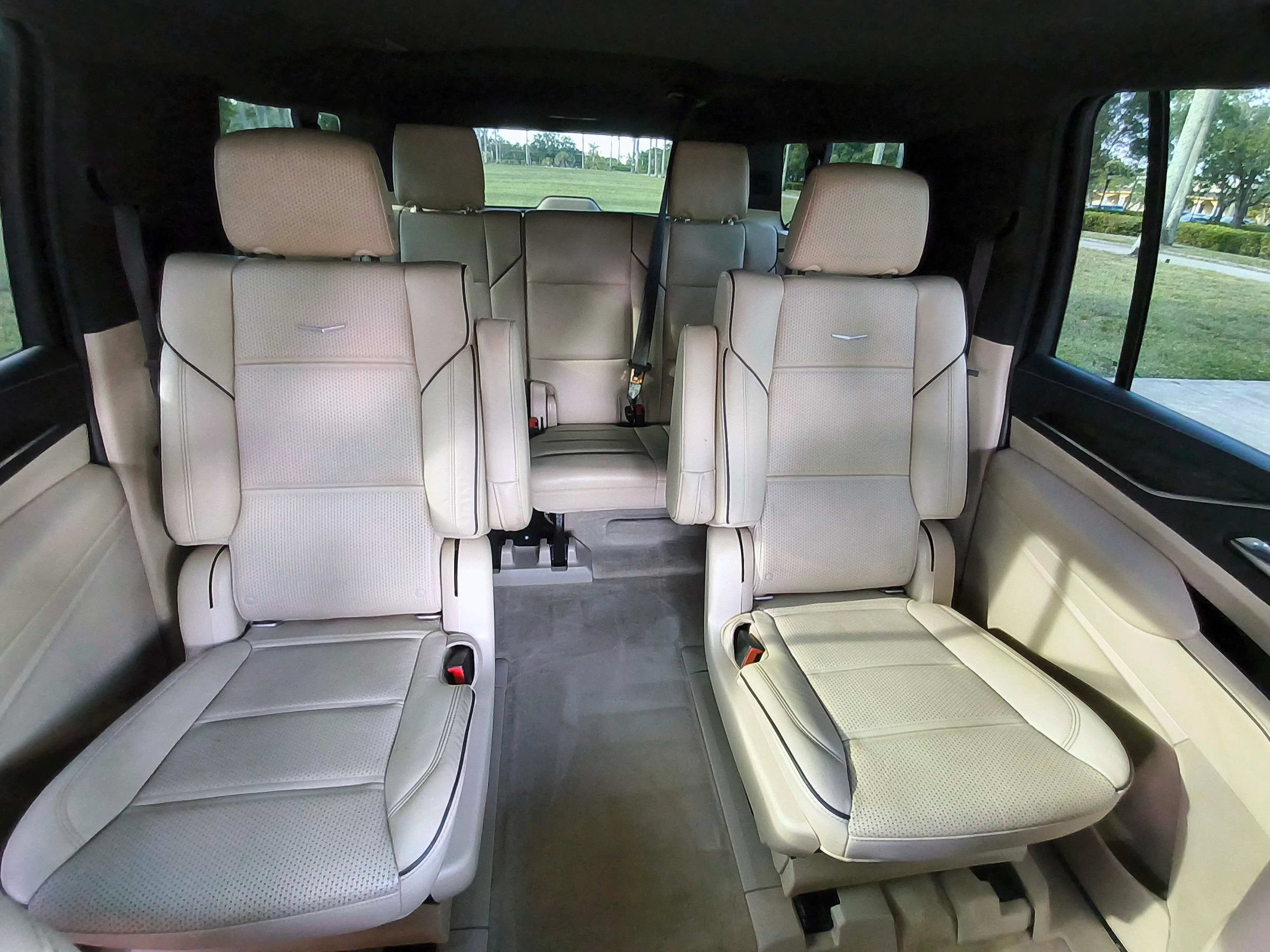 Used 2021 Cadillac Escalade ESV Premium Luxury w/ Performance Package RWD image 13