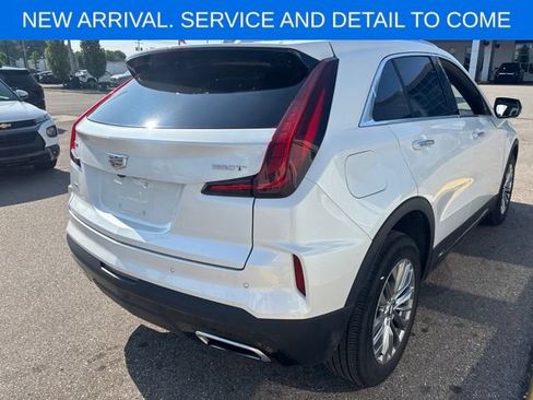 Used 2024 Cadillac XT4 Premium Luxury w/ Cold Weather Package AWD/4WD image 8
