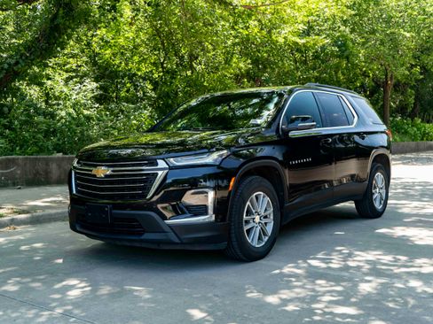 Used 2023 Chevrolet Traverse LT FWD image 5
