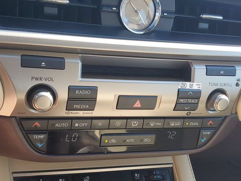 Used 2017 Lexus ES 350 w/ Premium Package FWD image 29