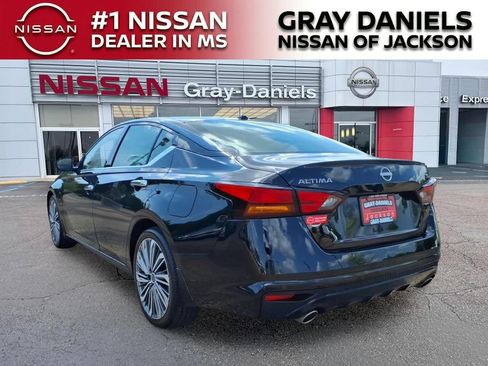 Certified 2025 Nissan Altima 2.5 SL FWD image 6