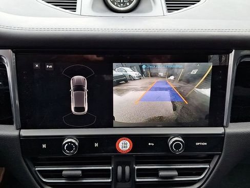 New 2025 Porsche Macan image 18