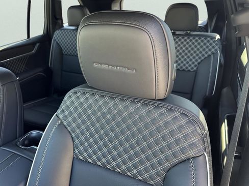 New 2026 GMC Acadia Denali w/ Super Cruise Package FWD image 23