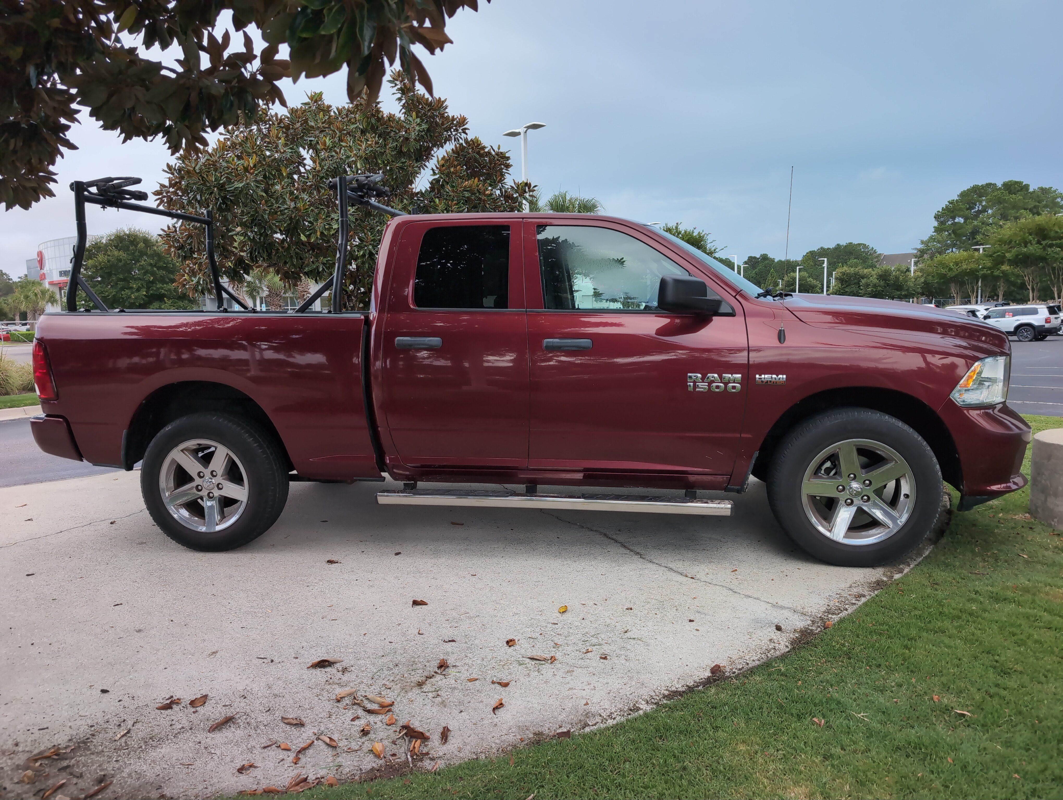 Used 2017 RAM 1500 Express w/ Express Value Package AWD/4WD image 11