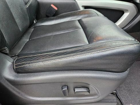 Used 2017 Nissan Titan SL w/ Chrome Package image 37