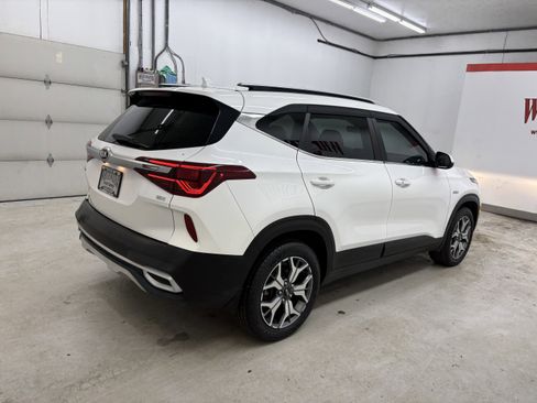 Used 2021 Kia Seltos EX image 4