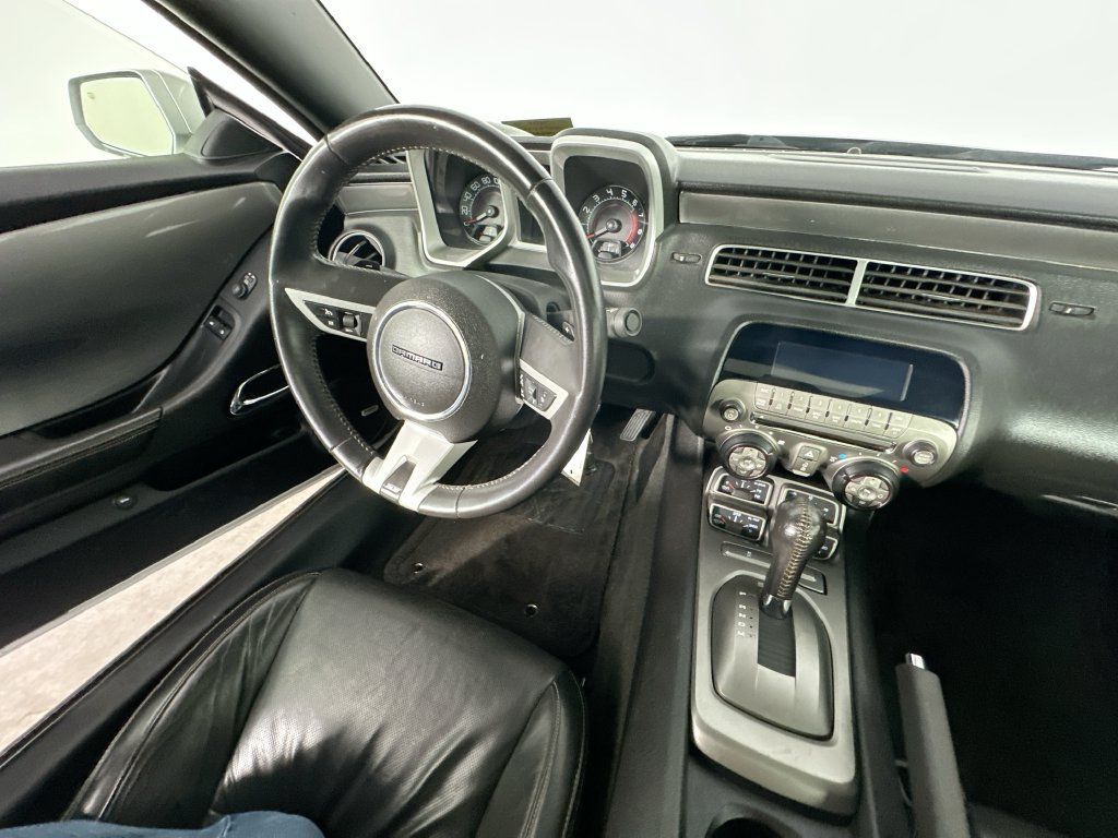 Used 2010 Chevrolet Camaro SS w/ RS Package RWD image 9